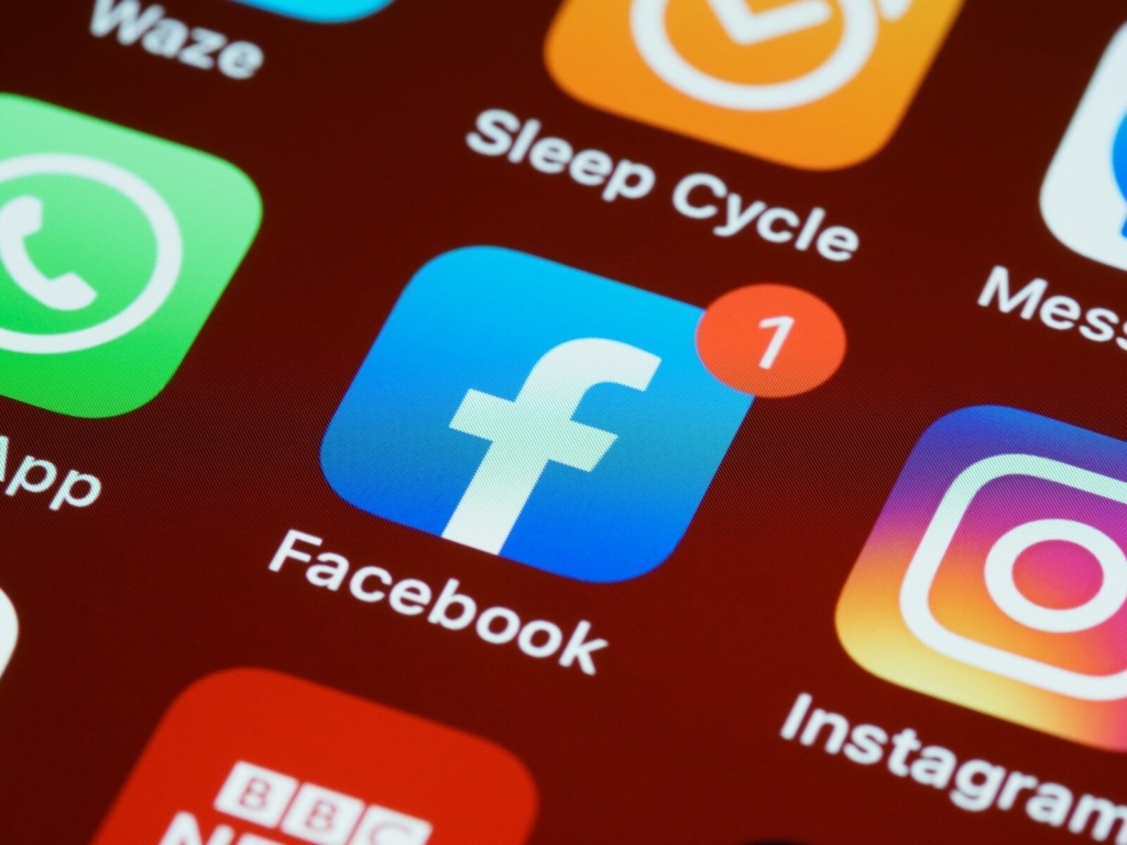Instagram Ads vs Facebook Ads: which works better for your business?
