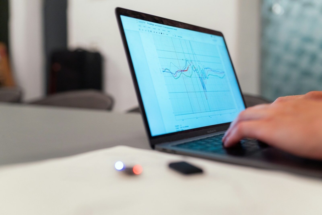UTM tracking for business owners: how to avoid broken reporting?