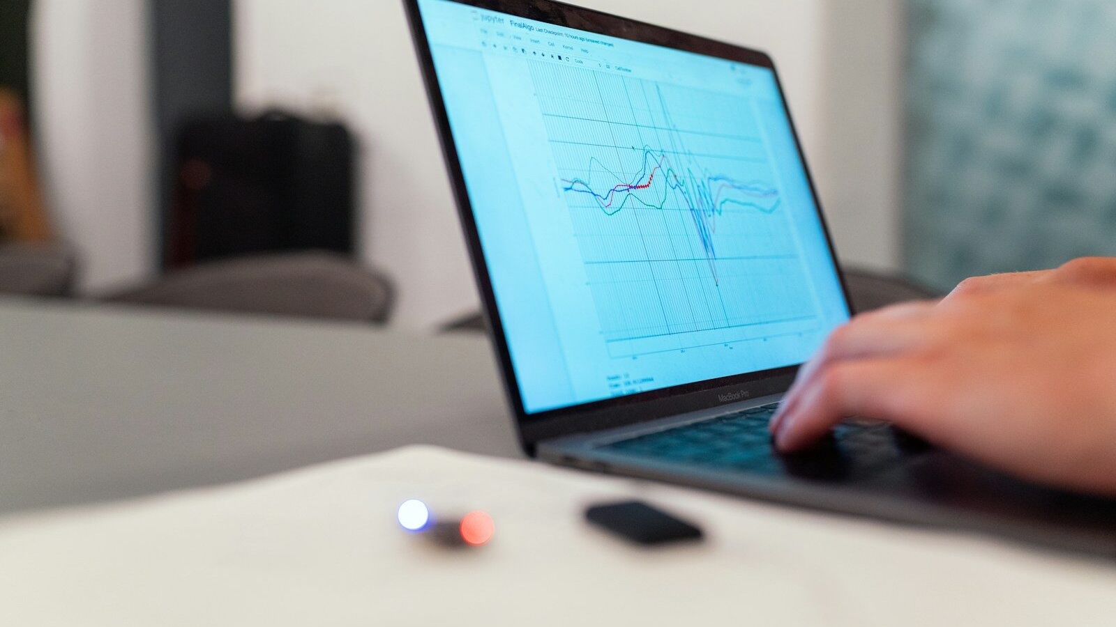 UTM tracking for business owners: how to avoid broken reporting?