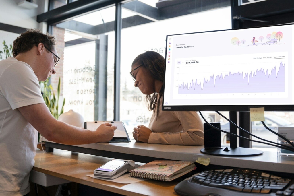 Shopify expert for small business: what should be included?