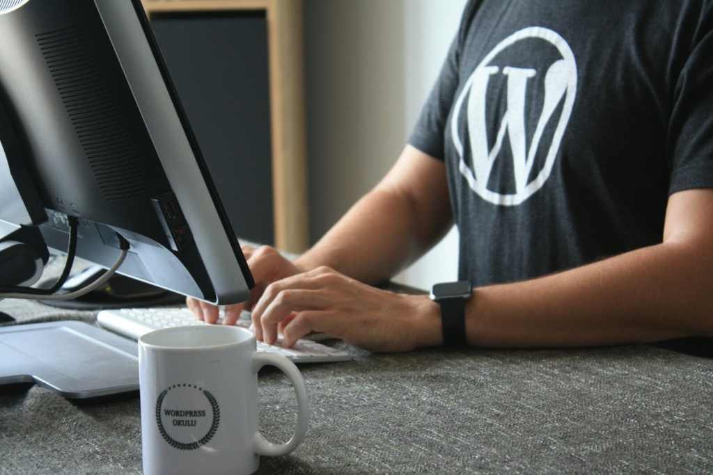 woocommerce or shopify