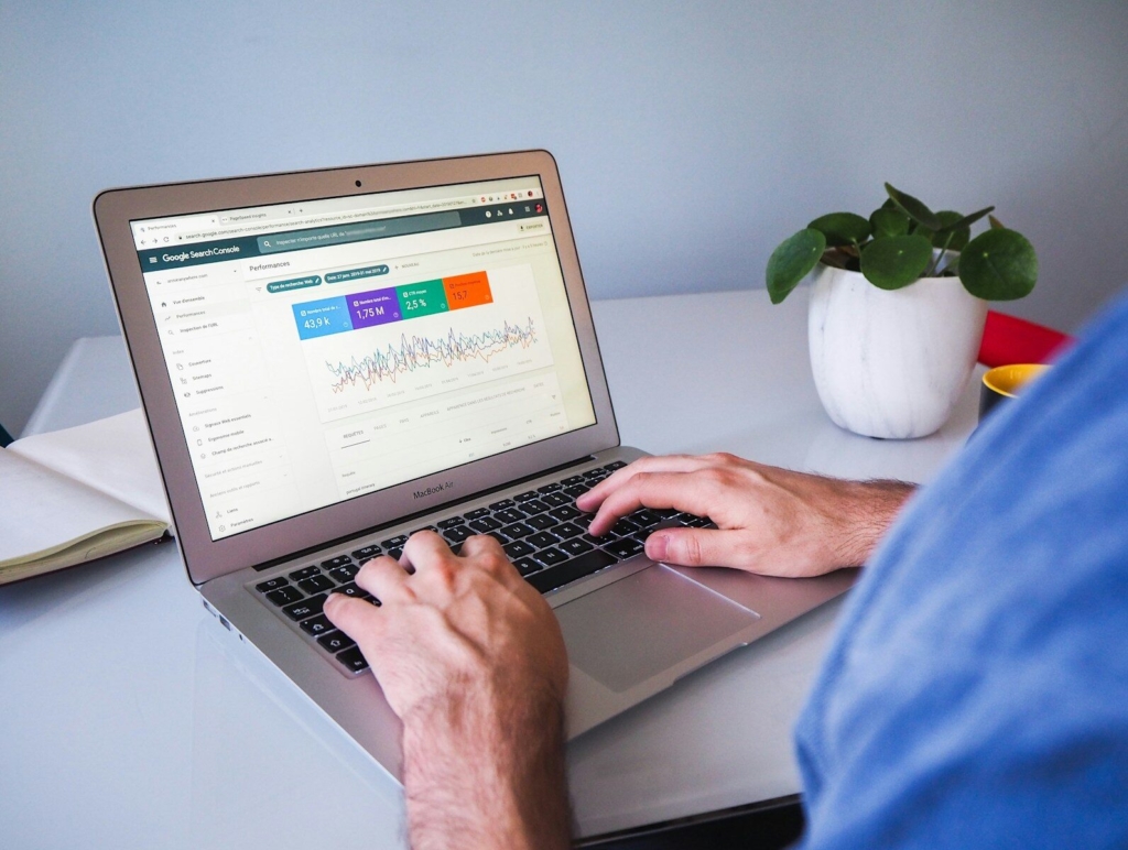 How to optimize service pages for SEO?